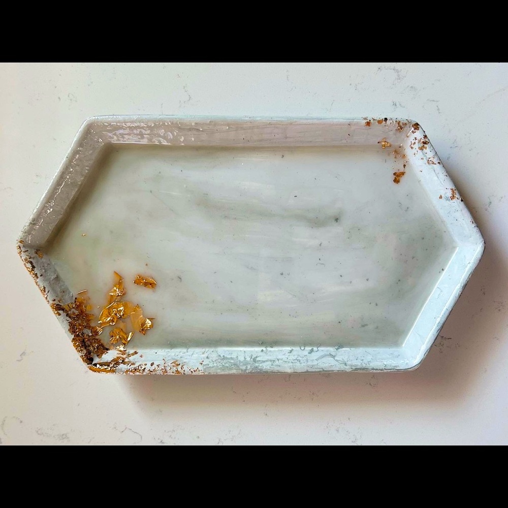 Marbled soap dish/trinket tray gold leaf